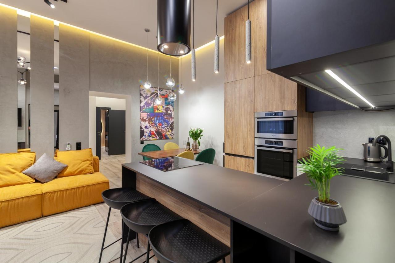 Royal Vip Apartment On Leontovicha 5 Liov Exterior foto