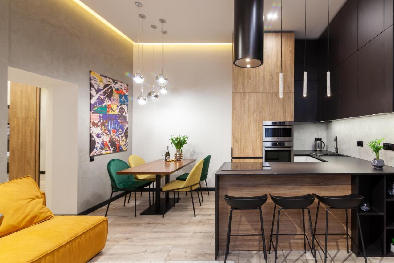 Royal Vip Apartment On Leontovicha 5 Liov Exterior foto