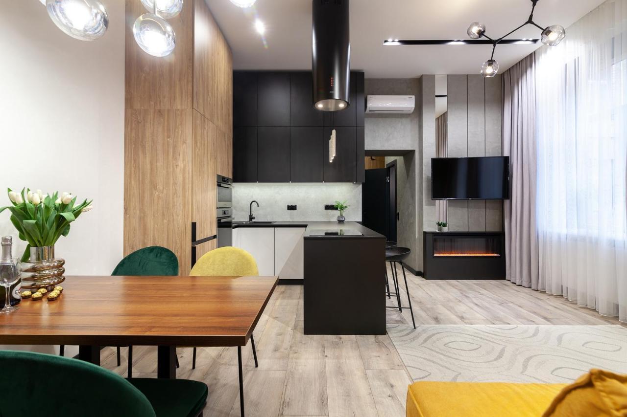 Royal Vip Apartment On Leontovicha 5 Liov Exterior foto