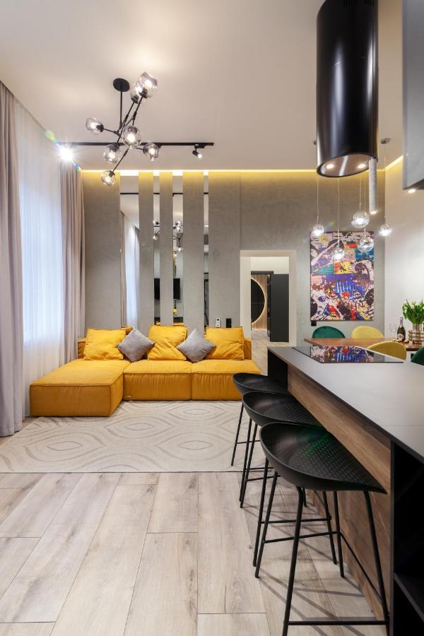 Royal Vip Apartment On Leontovicha 5 Liov Exterior foto