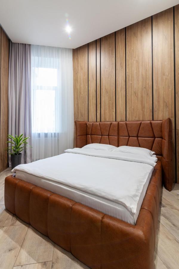 Royal Vip Apartment On Leontovicha 5 Liov Exterior foto