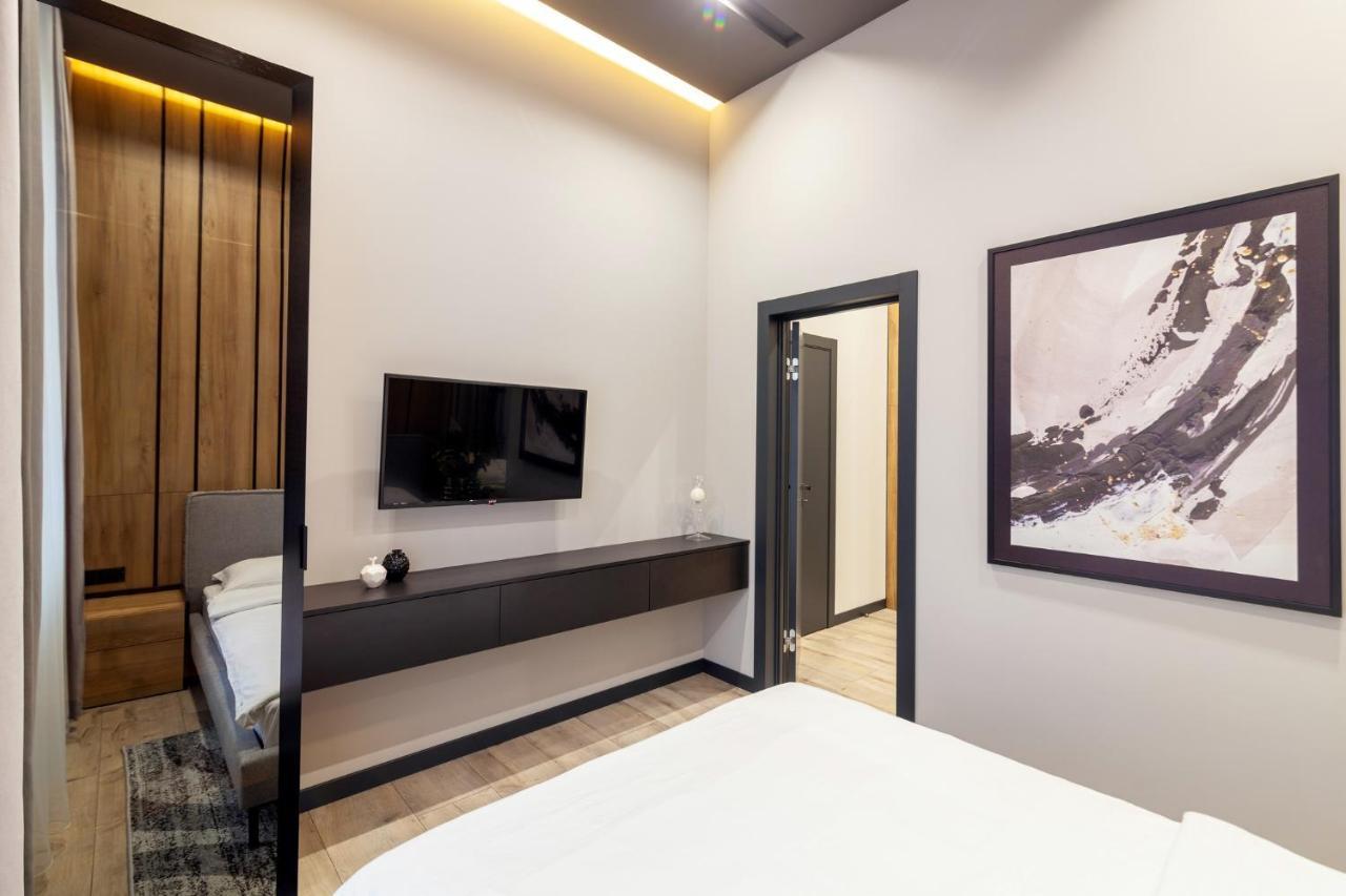 Royal Vip Apartment On Leontovicha 5 Liov Exterior foto