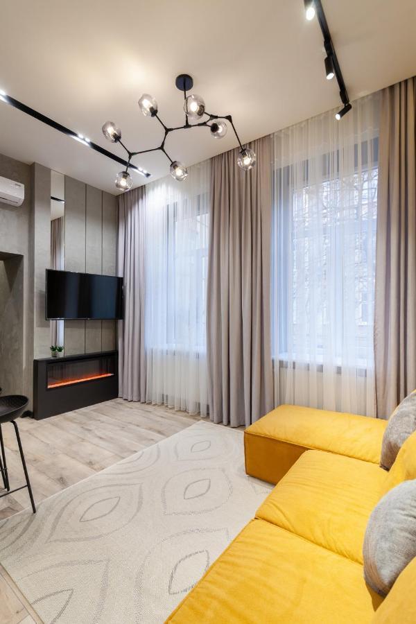 Royal Vip Apartment On Leontovicha 5 Liov Exterior foto