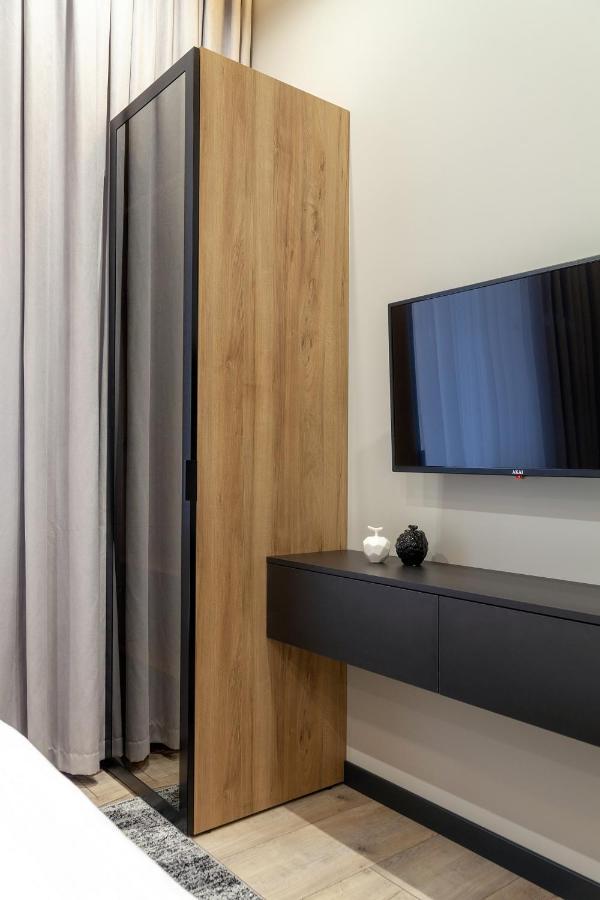 Royal Vip Apartment On Leontovicha 5 Liov Exterior foto