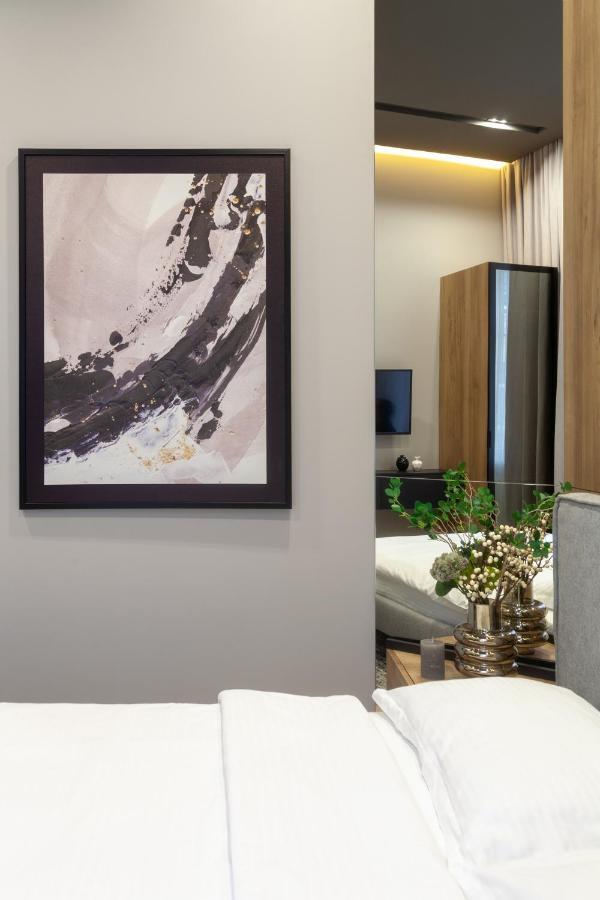 Royal Vip Apartment On Leontovicha 5 Liov Exterior foto