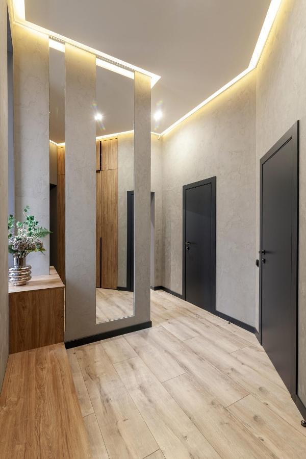 Royal Vip Apartment On Leontovicha 5 Liov Exterior foto