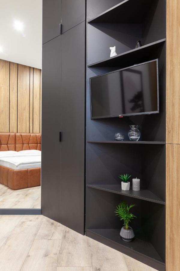 Royal Vip Apartment On Leontovicha 5 Liov Exterior foto