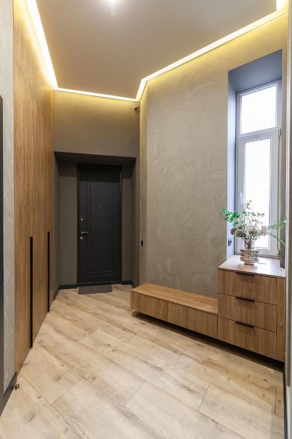 Royal Vip Apartment On Leontovicha 5 Liov Exterior foto